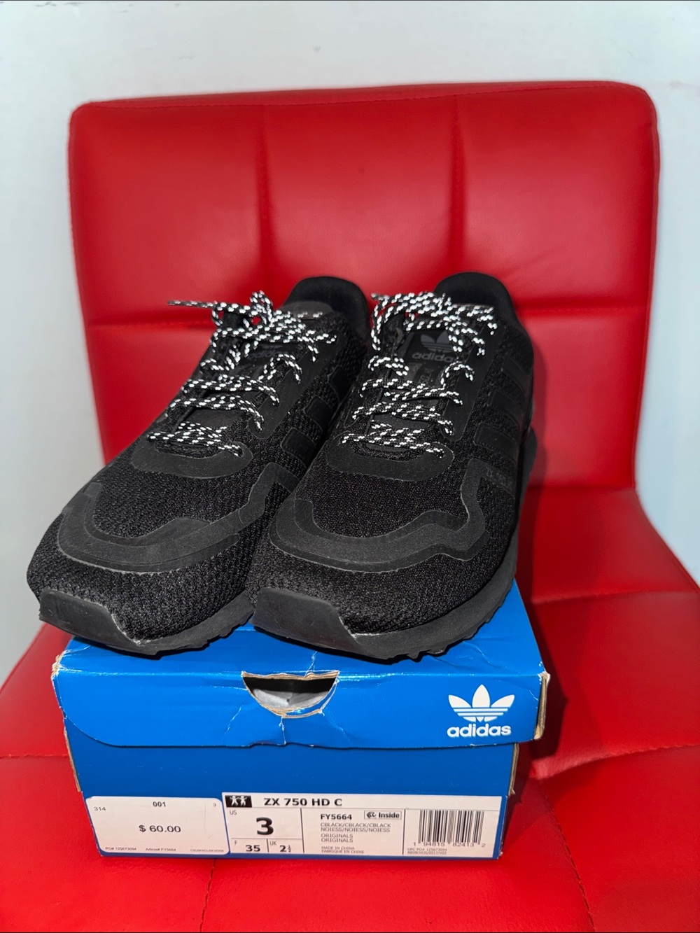 Adidas kid’s Black Sneakers with Contrasting Laces